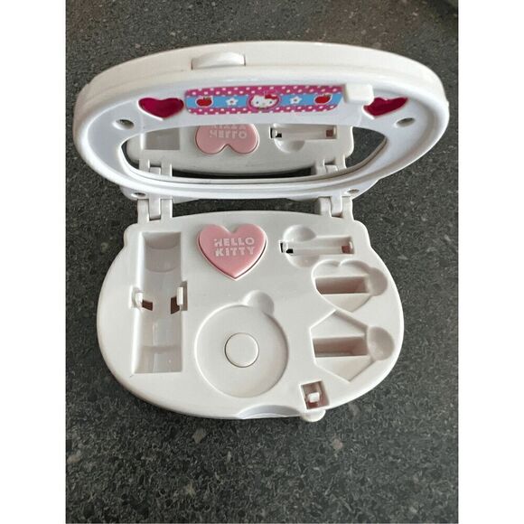 Hello Kitty doll mirror box cosmetic make up toy - Picture 6 of 8